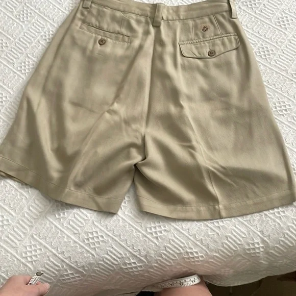 2 pc 100% silk Tommy Bahama floral Hawaiian Shirt Beige high rise Shorts Set - Picture 4 of 15